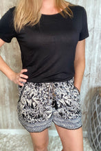 Load image into Gallery viewer, Palm Print Crochet Detail Shorts