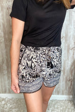 Load image into Gallery viewer, Palm Print Crochet Detail Shorts