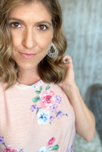 Load image into Gallery viewer, Filigree Metal Earrings
