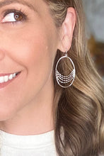 Load image into Gallery viewer, Garland Oval Earrings
