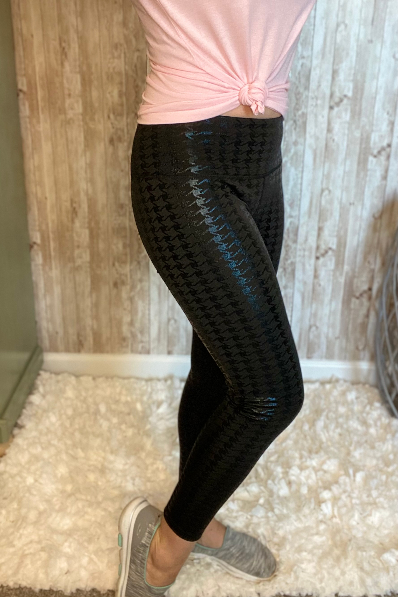 Houndstooth Gloss Black Leggings with hidden back pocket – Love